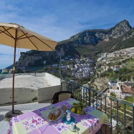 Apartment Sleeps 3 *